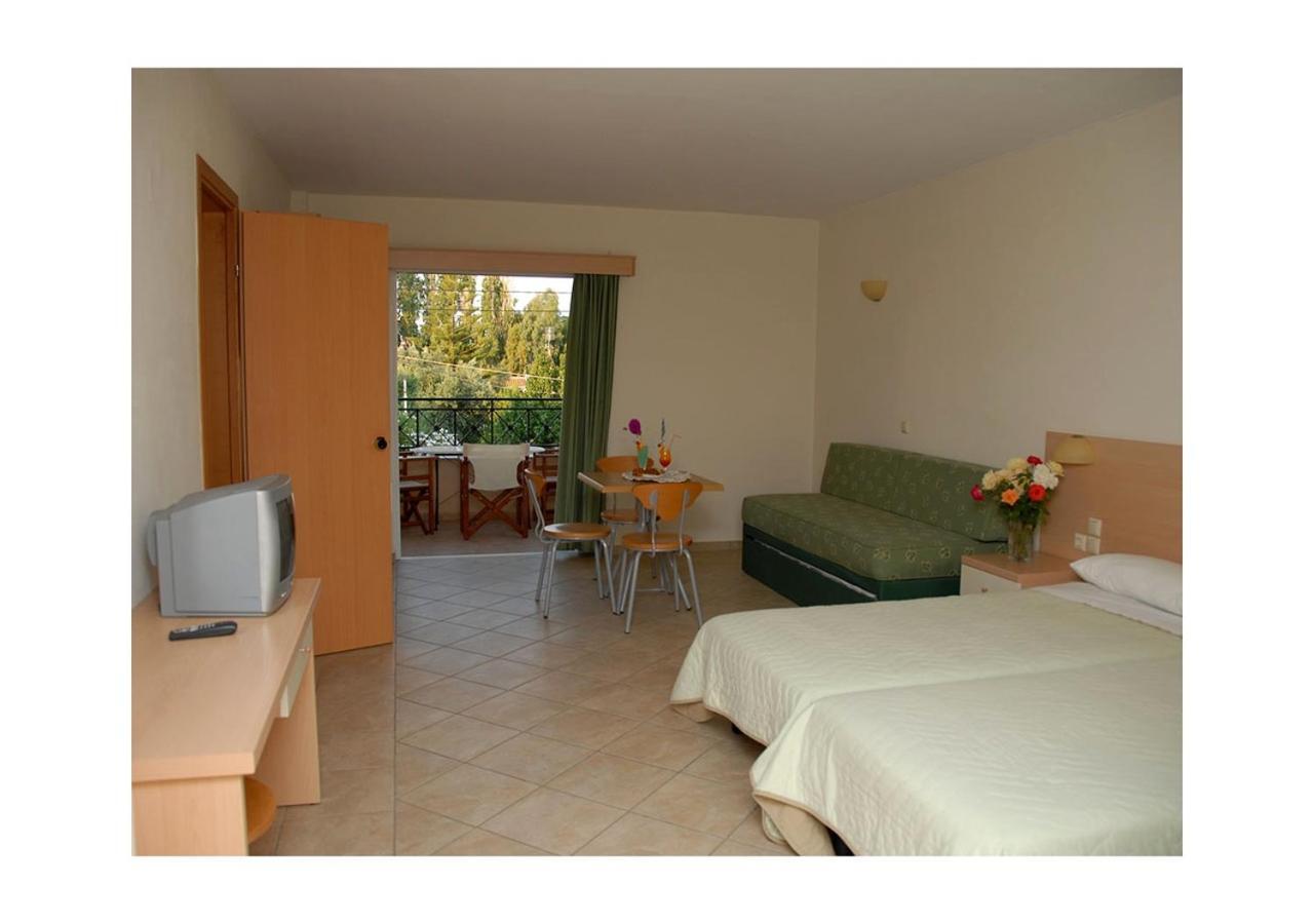 Thinalos Aparthotel Acharavi  Exteriör bild